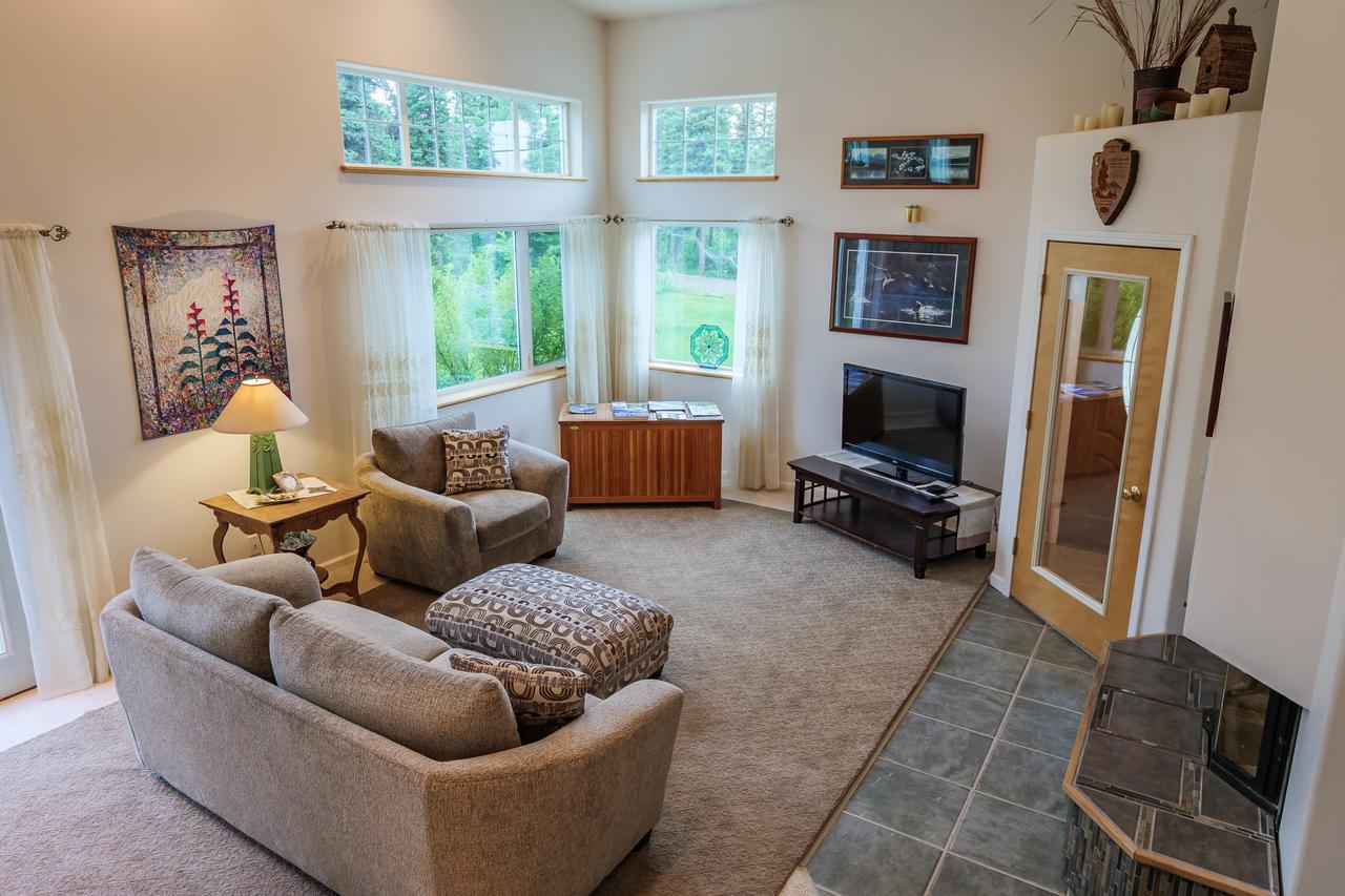 Denali Primrose Bed & Breakfast Хийли Екстериор снимка